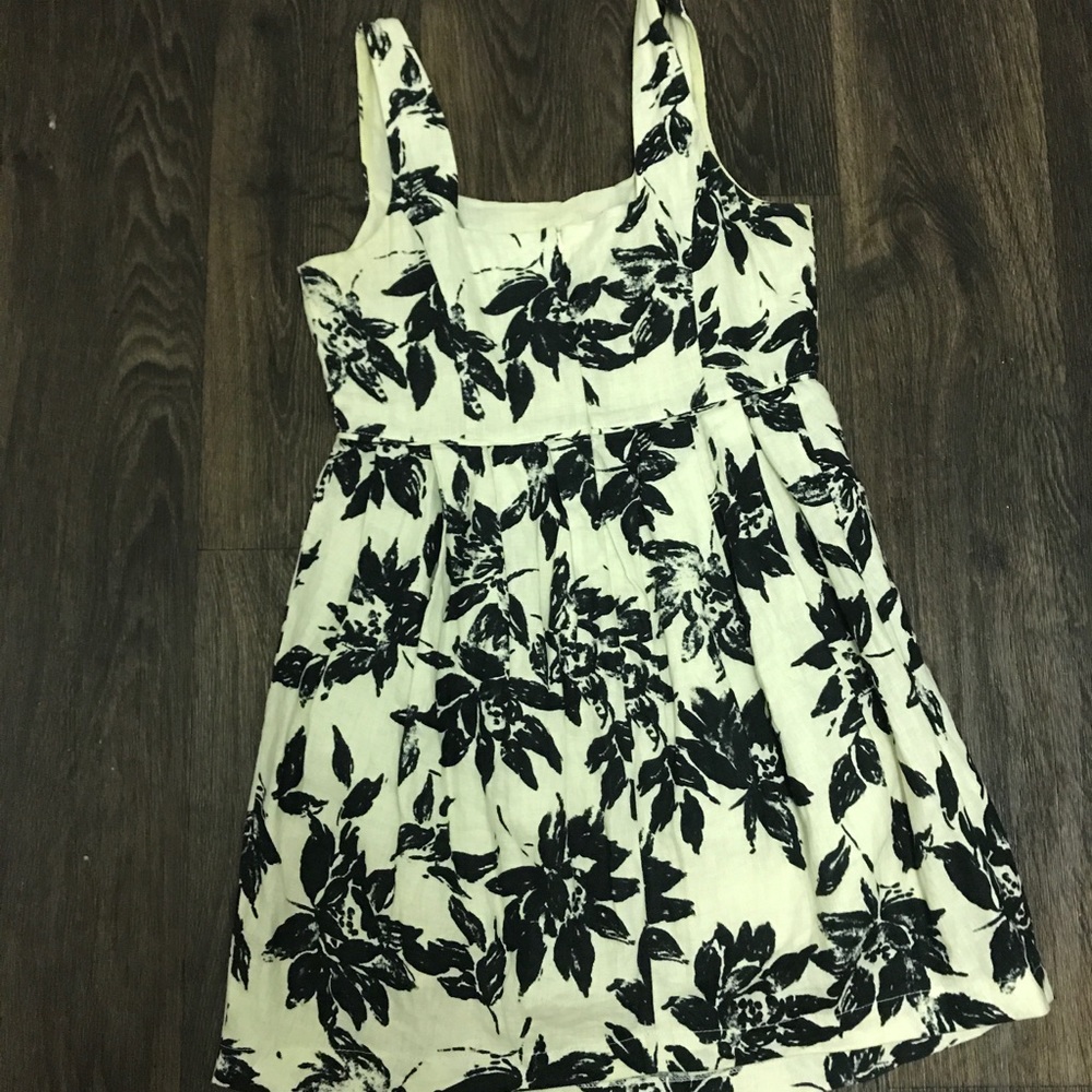 [NOT AVAILABLE] - Picture 4 of 5